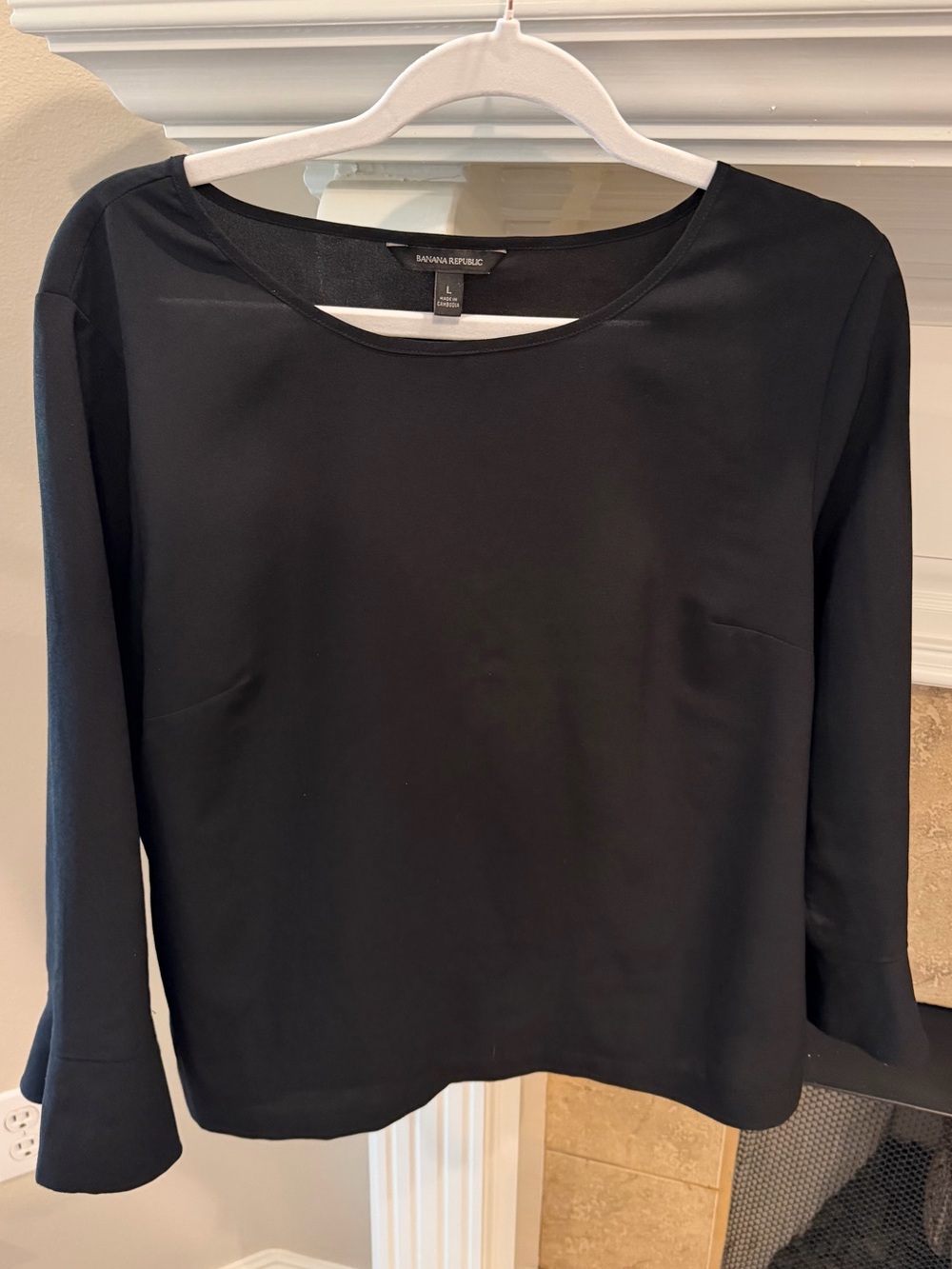 Five Blouses: 4 Banana Republic & 1 LOFT (medium and 1 large) - Picture 5 of 12